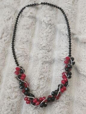 💥5/$30 - Beaded Necklace